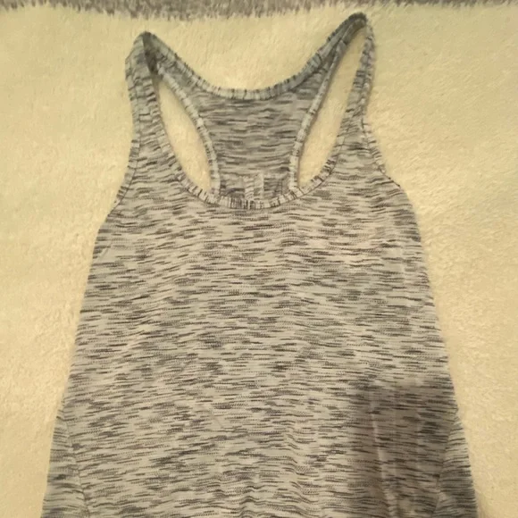 Lululemon tank top - Picture 2 of 6